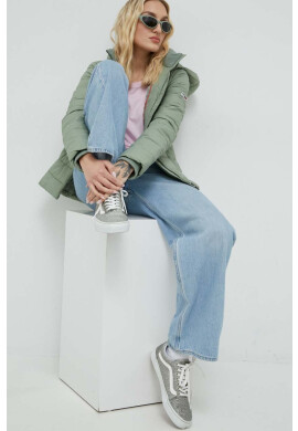 Tommy Jeans Яке в зелено със зимна изолация - Pepit.bg