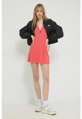Tommy Jeans Яке в черно с преходна изолация - Pepit.bg