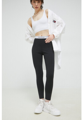 Tommy Jeans Клин в черно с изчистен дизайн - Pepit.bg