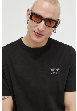 Tommy Jeans Памучна тениска в черно с апликация - Pepit.bg