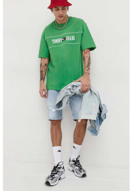 Tommy Jeans Памучна тениска в зелено с апликация - Pepit.bg