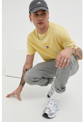Tommy Jeans Памучна тениска в жълто с принт - Pepit.bg