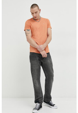 Tommy Jeans Тениска в оранжево с изчистен дизайн - Pepit.bg