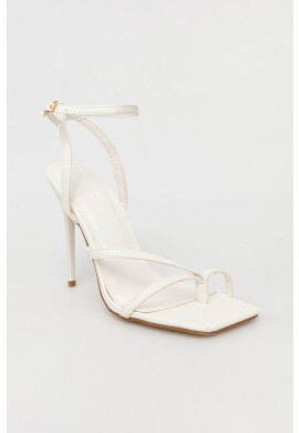 Truffle Collection Сандали в бяло - Pepit.bg