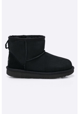 Ugg Зимни обувки в черно - Pepit.bg