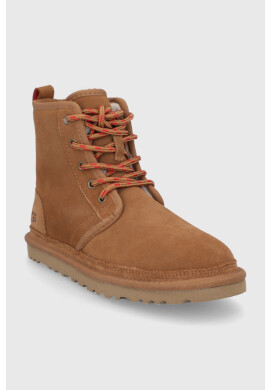 Ugg Велурени боти Neumel High дамски в кафяво с равна подметка с изолация - Pepit.bg