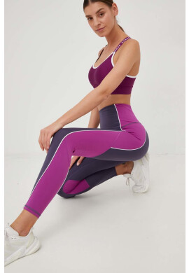 Under Armour Клин за трениране в сиво с изчистен дизайн - Pepit.bg