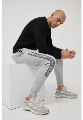 Under Armour Спортен панталон в черно с изчистен дизайн - Pepit.bg