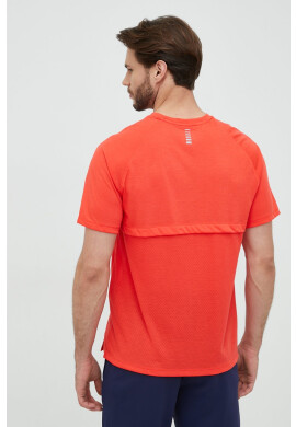 Under Armour Тениска за бягане в червено с изчистен дизайн - Pepit.bg
