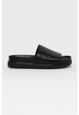 Vagabond Shoemakers Кожени чехли Erin в черно с платформа - Pepit.bg