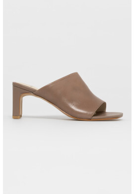 Vagabond Shoemakers Кожени чехли Luisa в черно с висок ток - Pepit.bg