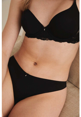 women'secret Прашки FEMININE MICRO в черно 8325181 - Pepit.bg