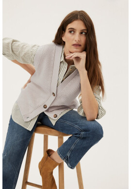 Marks & Spencer Плетен елек с шпиц - Pepit.bg