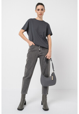 Tommy Jeans Скъсени дънки Mom - Pepit.bg