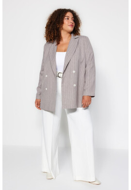 Trendyol Раирано сако Plus Size - Pepit.bg