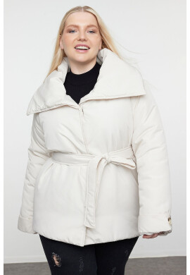 Trendyol Зимно яке с колан Plus Size - Pepit.bg