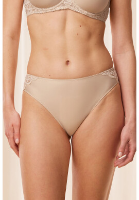 Triumph Бикини Amourette с дантела - Pepit.bg