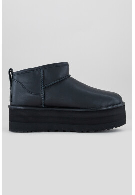 UGG Боти Classic Ultra Mini с равна платформа - Черен - Pepit.bg