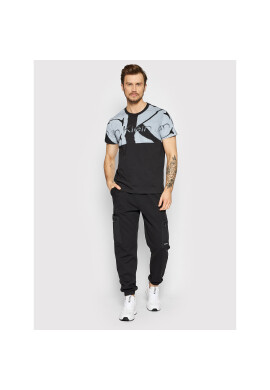 Calvin Klein Jeans Тишърт J30J320738 Черен Regular Fit - Pepit.bg