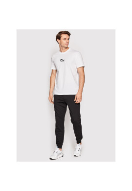 Calvin Klein Тишърт Graphic Box Logo K10K109799 Бял Regular Fit - Pepit.bg