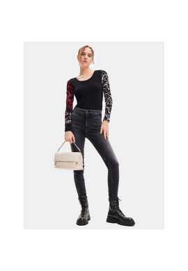 Desigual Блуза 23WWTKBQ Черен Slim Fit - Pepit.bg