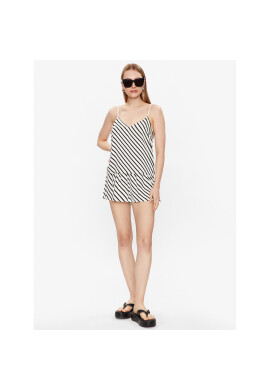 Edited Шорти от плат EDT7110003 Бял Casual Fit - Pepit.bg