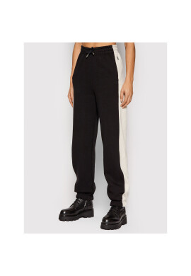 Gestuz Долнище анцуг Helengz 10905746 Черен Loose Fit - Pepit.bg