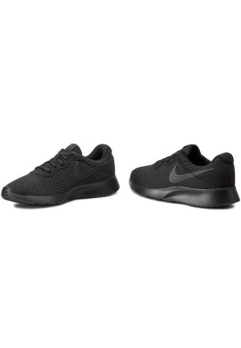 Nike Обувки Tanjun 812654 001 Черен - Pepit.bg