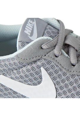 Nike Обувки Tanjun 812655 010 Сив - Pepit.bg