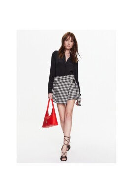 Pinko Шорти от плат 100587 A0N0 Черен Regular Fit - Pepit.bg