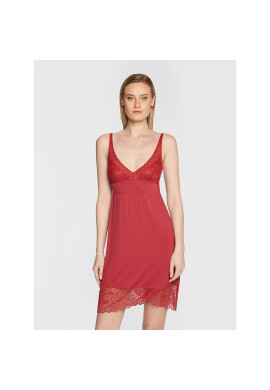 Triumph Нощница Amourette 10211172 Червен Regular Fit - Pepit.bg