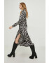 Answear Lab Рокля в зелено дълъг модел разкроен модел - Pepit.bg