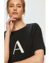 Armani Exchange Тениска в черно - Pepit.bg