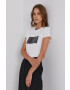 Armani Exchange Тениска в бяло с апликация - Pepit.bg