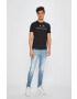 Armani Exchange Тениска в черно с принт - Pepit.bg