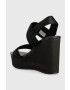 Calvin Klein Jeans Сандали WEDGE SANDAL BADGE в черно със скосена платформа YW0YW01028 - Pepit.bg