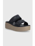 Crocs Чехли Brooklyn Low Wedge Sandal в тъмносиньо с платформа 207431 - Pepit.bg