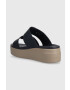 Crocs Чехли Brooklyn Low Wedge Sandal в тъмносиньо с платформа 207431 - Pepit.bg