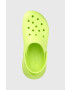 Crocs Чехли Classic Crush Clog в зелено с платформа 207521 - Pepit.bg