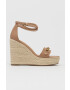 Guess Кожени сандали Wendy в бежово - Pepit.bg