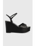 Guess Кожени сандали ZIONE2 в черно със скосена платформа - Pepit.bg