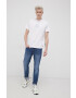 Levi's Памучна тениска в бяло с изчистен дизайн - Pepit.bg
