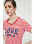 Love Moschino Тениска в червено - Pepit.bg