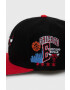 Mitchell&Ness Шапка с козирка Chicago Bulls в черно с апликация - Pepit.bg