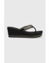 Tommy Hilfiger Джапанки TOMMY WEBBING H WEDGE SANDAL в черно със скосена платформа - Pepit.bg