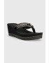 Tommy Hilfiger Джапанки TOMMY WEBBING H WEDGE SANDAL в черно със скосена платформа - Pepit.bg