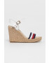Tommy Hilfiger Сандали в бяло със скосена платформа - Pepit.bg