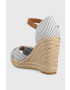 Tommy Hilfiger Сандали BASIC SEERSUCKER HIGH WEDGE в синьо със скосена платформа FW0FW07160 - Pepit.bg