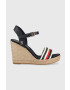 Tommy Hilfiger Сандали CORPORATE WEDGE в тъмносиньо със скосена платформа FW0FW07086 - Pepit.bg