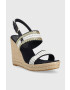 Tommy Hilfiger Сандали GOLDEN WEBBING WEDGE в тъмносиньо със скосена платформа FW0FW07089 - Pepit.bg